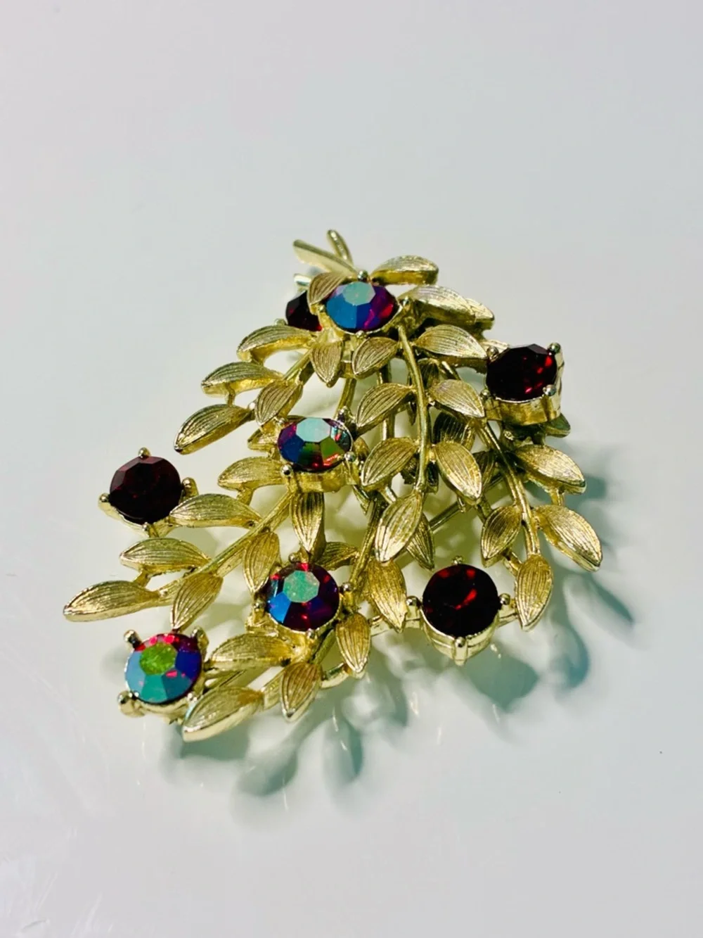 VTG Lisner Gold Leaf Brooch with Multicolor and Beautiful Deep Red AB Crystals